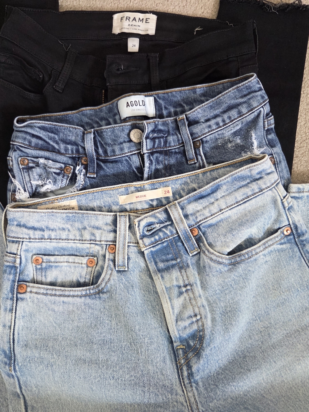 FRAME, LEVIS & AGOLDE Women’s Jeans Bundle - Black and Light Blue